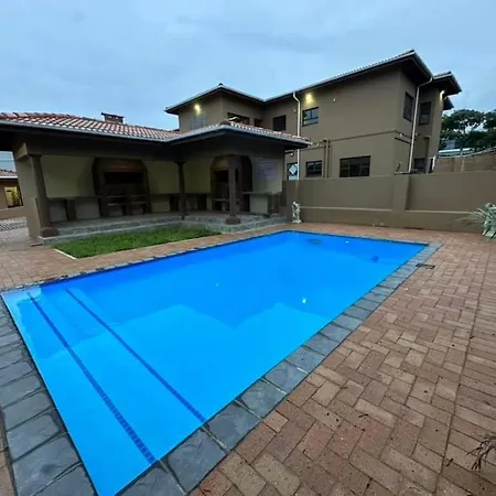 Six64 On Kingsway A3 2 Bed Apartment Amanzimtoti Exterior photo