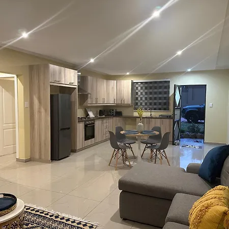 Six64 On Kingsway A3 2 Bed Apartment Amanzimtoti Exterior photo