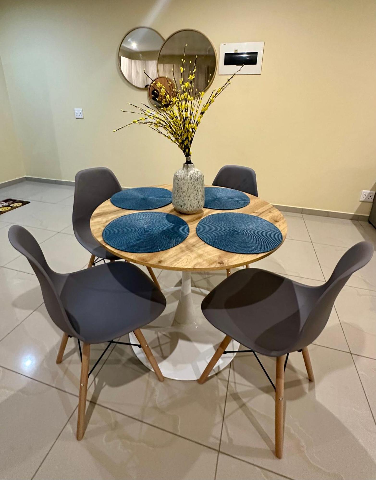 Six64 On Kingsway A3 2 Bed Amanzimtoti